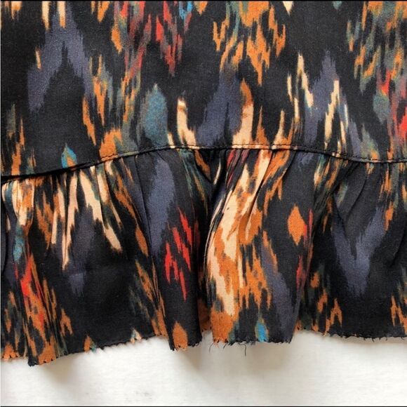 Beachlunchlounge sleeveless abstract print top with ruffled bottom hem size L. - Picture 7 of 9